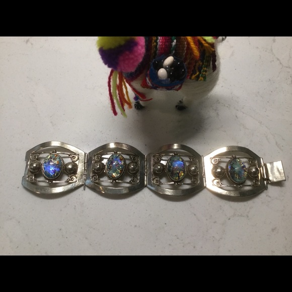 Jewelry - Mexico silver hinged bracelet.